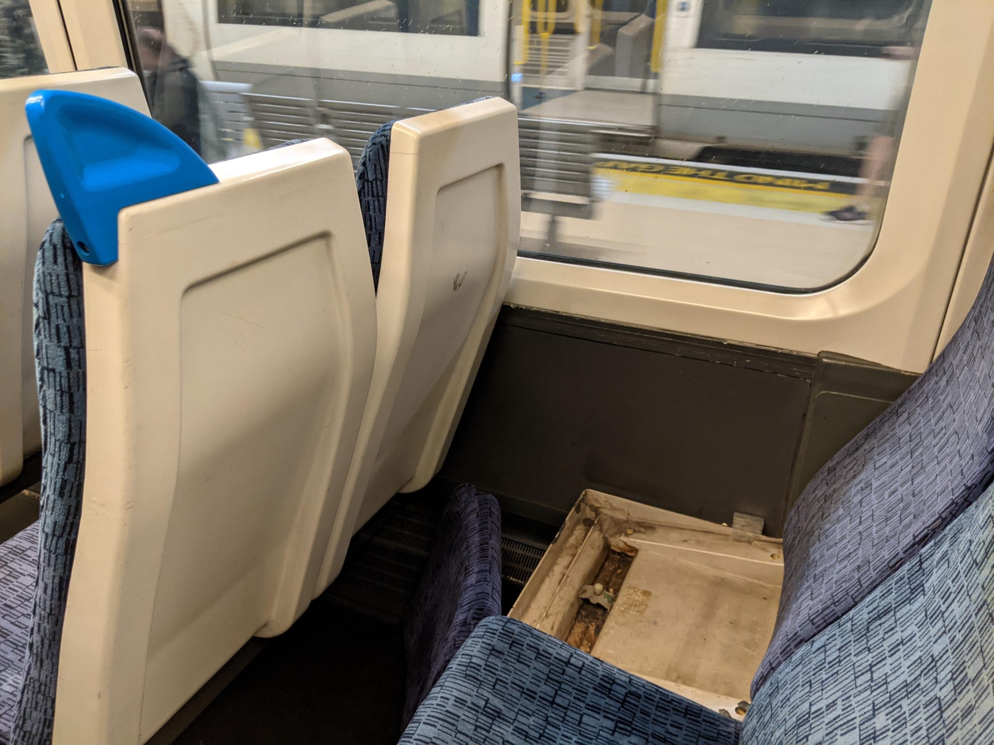 Southeastern share images of revamped Metro Class 376 trains - Murky Depths