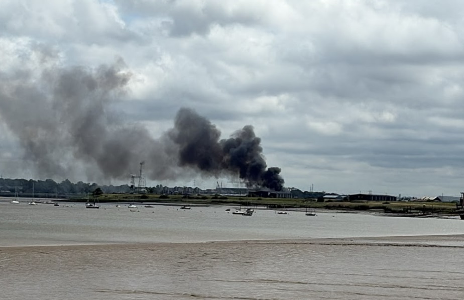 Erith fire sees 70 firefighters battle blaze